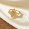 [Personalizado] Anel Rombo Vazado Bicolor com Diamante e Trevo de Quatro Folhas para Mulheres Inlaid com Zircônia Fina Brilhante Anel Aberto Criativo