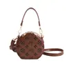 Bolsa Cilindro Retro Europeia e Americana Tendência, Versátil e Fashion, Design Transversal Único, Design de Nicho, Bolsa de Mão de Luxo Leve