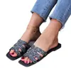 Pantuflas Planas de Talla Grande para Mujer, Nuevo Estilo de Moda Europeo y Americano 2025, Adecuadas para Vacaciones y Ropa de Playa