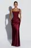Color sólido, de alta gama, elegante, diseño de pedrería, transfronterizo europeo y americano, sexy, ajustado, diseño único, vestido largo