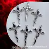 Accesorios de Estilo Oscuro Estilo Europeo y Americano Mariposa Negra Pistola Cruz de Rosa Colgante Pulsera de Cuentas DIY Collar