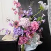 Buquê de flores artificiais vintage estilo italiano, decoração rústica de mesa, ornamento de flores artificiais para vitrine de loja de roupas femininas, estilo mid-century com estética de alto padrão
