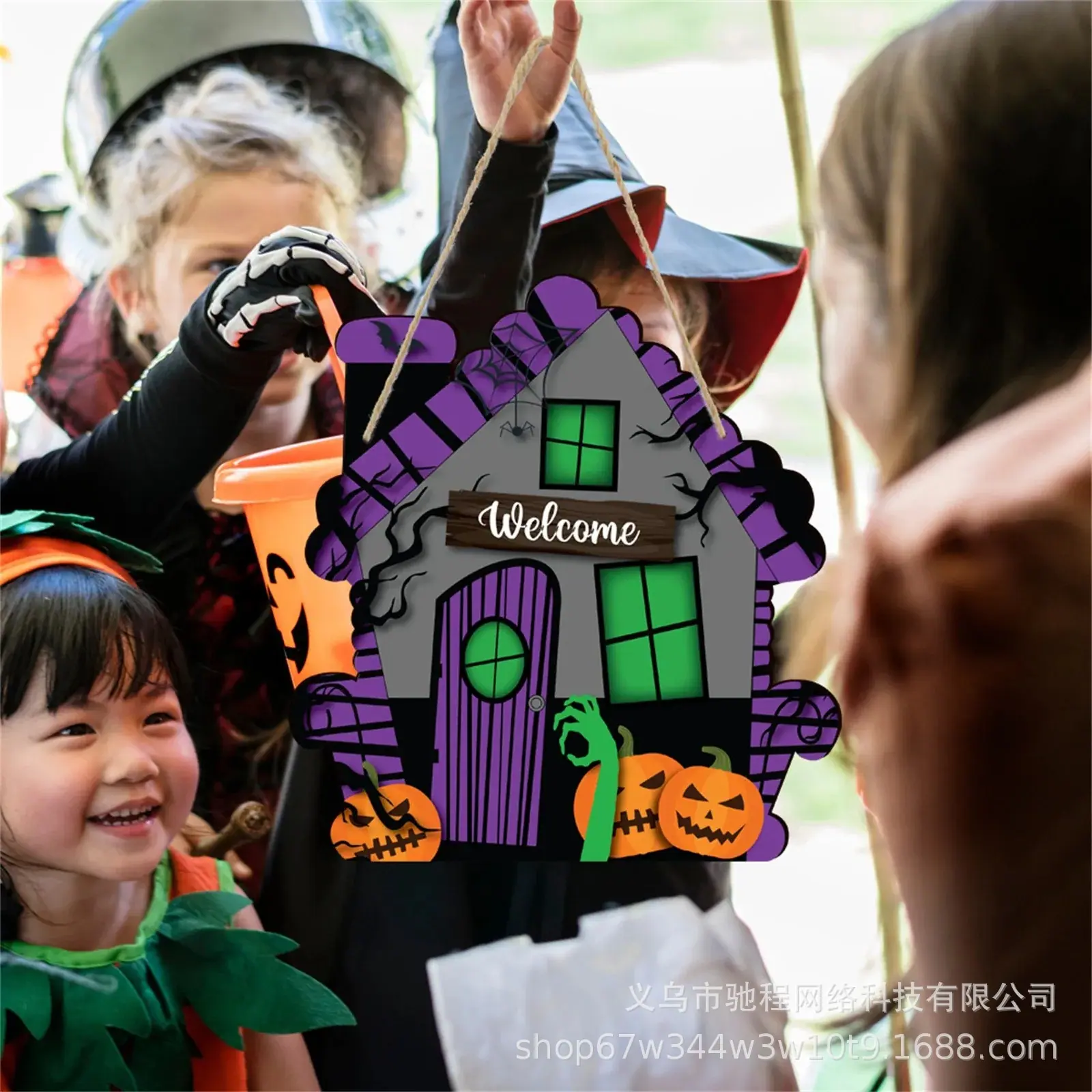 Halloween-Wooden-House-Pumpkin