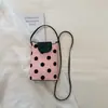 Bolsa tote pequeña popular de alto valor para mujer 2026 nueva elegante bolso de mano pequeño simple bandolera de un solo hombro para teléfono