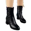 Botines ajustados, nuevos botines de piel suave para mujer, colección otoño/invierno 2026, tacón medio, longitud hasta media pantorrilla, con remaches, forrados de felpa para abrigar, botines de moda