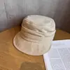 Gorra de Artista Estilo Retro Coreano de Color Sólido en Gamuza para Montar, Versátil para Cabezas Grandes, Adelgazante