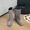 Nuevas Botas de Caballero de Gamuza de Media Pantorrilla Versátiles para Mujer Remaches Tacones Gruesos Botas de Moda Sensación Anti-Mainstream