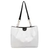 Bolsa Tote Feminina 2026 Retro Nova Versátil Ombro Único Bolsa para o Dia a Dia Celebridade da Internet Nicho Moda Retro Bolsa de Axila