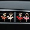 Clip de perfume para salida de aire de coche con diseño de bailarina, moderno y creativo, para aromaterapia interior de coche, pasta aromática, joyería.