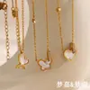 Moda Europea y Americana Dulce y Única Joyería de Nicho Acero Inoxidable Chapado en Oro de 18K Collar de Mariposa Diagonal en Forma de Corazón para Mujeres con Sentido del Diseño