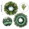 1 Pieza Corona Artificial de Podocarpus y Bayas, Guirnalda Exuberante Verde de Agujas de Pino Falsas, Realista Densa, Sin Mantenimiento, Decoración Interior Exterior para Puerta Principal, Pared, Jardín, Corona para Todas las Estaciones para el Día de la Madre, Día del Trabajo, Navidad