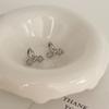 Corea del Sur diseño temperamento simple circonita hebilla de oreja moda femenina Rojo de internet estilo Chanel exquisitos aretes personalidad aretes combinables