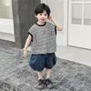 Conjunto de Roupa Listrada Sem Manga de Verão para Crianças 2026 Novo Tendência Legal Colete Fino para Meninos Conjunto de Duas Peças