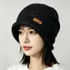 Touca de tricô feminina para outono e inverno com forro de fleece, quente e estilosa, versátil e perfeita para cobrir a cabeça no tempo frio; disponível para atacado