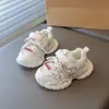 Zapatos de Papá para Niños Nuevo Modelo Primavera y Otoño Zapatillas de Malla Transpirable para Niños Zapatos Casuales Antideslizantes de Suela Suave para Niñas