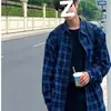 Camisa a cuadros azul cepillada estilo americano, corte holgado y relajado, diseño vintage simple con bordado pequeño, chaqueta ligera de manga larga