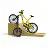 Chaveiro dedo bicicleta dedo skate bicicleta oito chaveiro fecho lagosta joias brinquedos transfronteiriços