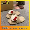 Nuevas Chanclas de Dibujos Animados de Gatito Lindo para Otoño e Invierno 2025 para Mujer con Buen Aspecto y Zapatillas de Algodón con Suela Suave y Aroma Pequeño