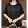 Camisa Negra de Seda Imitación Estilo Nuevo 2026 para Mujer, Verano Ajuste Holgado, Oculta el Vientre, Top de Manga Corta para Mamás, Blusa Moderna y Adelgazante