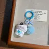 Pingente de Gato em Pé 3D de Tamanho Médio Bola de Pelo Fofa Desenho Animado Pingente Fofo com Contas Chave Acessórios para Bolsa Doce