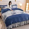 Juego de Cuatro Piezas de Terciopelo de Leche Engrosado para Invierno (4-4.5 kg) Juego de Ropa de Cama de Coral Fleece Otoño/Invierno con Faldón de Cama, Venta Directa de Fábrica, Venta al por Mayor y Dropshipping