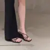 Sandalias de Tanga con Cuña y Estampado de Leopardo de Moda para Mujer, Nuevas Pantuflas de Diseño Nicho Tendencia para la Primavera 2025