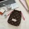 61262 Bolsa de Almacenamiento Suave de Terciopelo de Invierno con Forma de Corazón Pequeño Bolsa para Guardar Cosméticos de Estudiante Empaque de Productos para el Cuidado de la Piel para Viajes