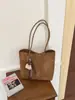 Bolso cubo tejido de estilo retro, de nicho, para mujer, nueva colección otoño 2026, moderno, gran capacidad, adecuado para el trabajo y los desplazamientos, bolso de hombro tipo tote
