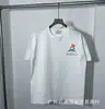 Novo Produto de Comércio Exterior: Camiseta de Manga Curta Casablanca com Gola Redonda Única e Logo de Letra Impresso do Portal das Ilusões