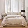 Lujoso juego nuevo de cuatro piezas de algodón lavado ultra suave con bordado floral, funda de edredón y sábana bajera, amigable con la piel para dormir desnudo, adecuado para todas las estaciones