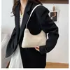 Bolsa Acolchoada Feminina 2025 Outono e Inverno Nova Moda Casual para o Dia a Dia Bolsa de Ombro Tote de Grande Capacidade Preguiçosa