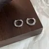 Nuevos Pendientes de Aro Grandes Elegantes y Versátiles con un Toque de Lujo Ligero y de Alta Gama, Brazaletes para Oreja Femeninos, Pendientes de Aro Lisos Únicos, Aretes