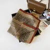 Lenço de Algodão e Linho com Estampa de Corrente de Alto Padrão, Versátil e na Moda, Lenço Decorativo para Pescoço, Lenço Feminino Atacado
