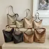 Bolso tote nuevo estilo francés 2026, versátil y moderno, gran capacidad, adecuado para el uso diario, sensación de alta gama, bolso de hombro, bolso cruzado para mujer