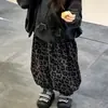 Conjunto de Outono para Meninas 2026 Novo Colete Estiloso Suéter de Tricô Calça com Estampa de Leopardo Conjunto de Três Peças Roupas de Outono para Crianças