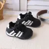 Zapatos Andador para Bebé Otoño Nuevo Estilo Niños y Niñas Suela Suave Antideslizantes Velcro Zapatos para Niños Bebé Color Bloque Negro y Blanco Zapatos Deportivos