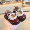 Zapatos Planos para Bebé Niña Primavera y Otoño Zapatos de Princesa para Niños Pequeños Zapatos Pequeños Elegantes de Cuero para Bebés Transpirables Antideslizantes Suela Suave Zapatos para Caminar