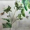 Nuevo Producto Artificial Tres Púas Rosa en Relieve Decoración de Flores para Guía de Camino de Boda Fila de Flores Arreglo Floral de Mesa Artificial Flor Artificial Adornos para Sala de Estar Flor de Seda