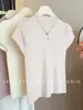 Design Elegante e Puro de Caimento Justo com Mangas Curtas Volantes e Gola Meia-Alta em Tricô, Novo para a Primavera, Estiloso e Emagrecedor, Top Casual Simples