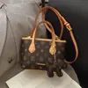 Bolso Cruzado de Lujo Ligero con Monograma para Mujer, Bolso de Hombro Versátil y de Moda, Bolso Pequeño de Gama Alta, Nuevo Modelo 2026 Bolso de Mano Tipo Cesta