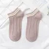 Meias femininas curtas absorventes de suor desodorantes de verão finas respiráveis fofas japonesas de cano baixo ins meias de tornozelo listradas da moda