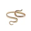 Pulsera circular abierta trenzada metálica plisada transfronteriza europea y americana con un ambiente vintage, de lujo ligero y sensación de alta gama