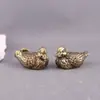 Adorno de Latón Vintage Pareja Patitos Jugando en el Agua, Artesanía de Cobre Antiguo de Imitación, Suministro Directo de Fábrica, Adorno de Cobre de Mano