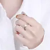 Anel de Verão Feminino em Forma de Lótus com Diamante Sintético Cultivado Anel Simples de 1 Quilate Estilo Luxo Acessível Anel de Alto Padrão Estilo Ins