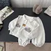 Conjunto Casual Infantil para Bebê Inverno Novo Estilo Coreano Bolso Duplo Desenho Animado Conjunto com Capuz Peluciado Conjunto de Duas Peças