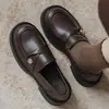 Nuevos Mocasines de Suela Suave para Mujer Otoño 2026 Nuevo Estilo Slip-ons de Moneda Dorada Pequeña Suela Gruesa Británica Fáciles de Poner Zapatos Pequeños de Cuero