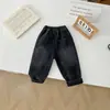 Conjunto Nueva Temporada Otoño 2026: Conjunto de Dos Piezas para Ropa Casual Infantil: Chaqueta de Béisbol Patchwork Rosa y Blanca y Jeans con Estilo