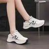 Nuevas Zapatillas Blancas de Moda para Mujer Primavera/Verano 2026, Zapatos Tipo Dad Versátiles de Suela Blanda para Comercio Transfronterizo