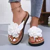 Novidade de Verão Estilo Redondo Bico Plano Chinelos para Mulheres, Chinelos Planos da Moda com Design de Flor e Laço Branco