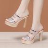 Sandalias Transparente de Tacón Grueso y Moda Dorada para Mujer Verano 2025 Chanclas de Plataforma Impermeables de Suela Gruesa Talla Grande